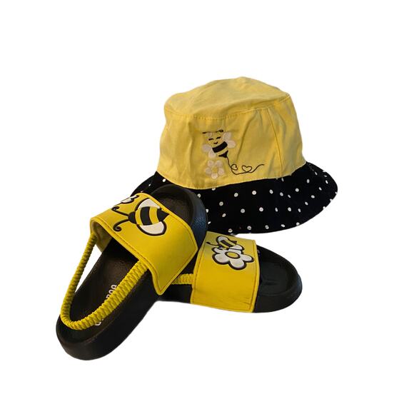 NWOT Gymboree Bundle, Bee Bucket Hat and Sandals Sz 8 - Picture 1 of 5